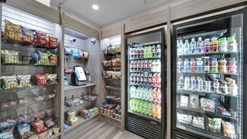 Self-serve mini market